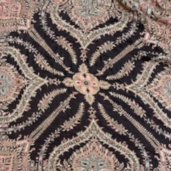 Erita Kashmiri Indian Shawl Embroidered - Picture 2 of 5
